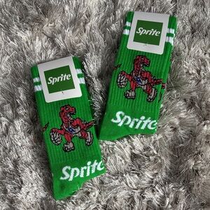 Raptors Socks 2/$14🍀